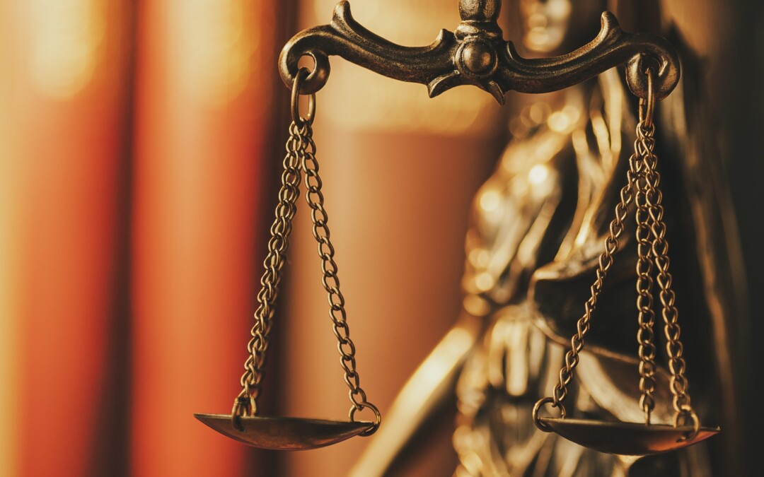 Contesting trust with justice scales